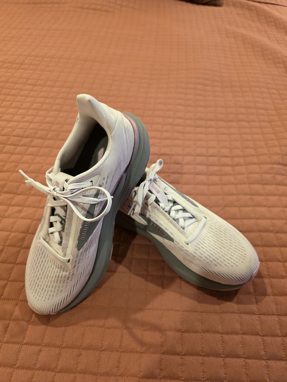 Brooks Women's Light Lavender And Gray Running Shoes